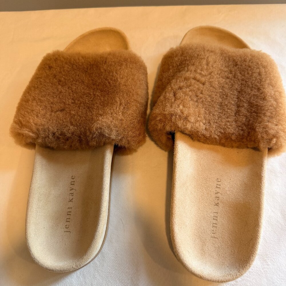 Jenni Kayne Shearling Slide Sandal. Natural size 10